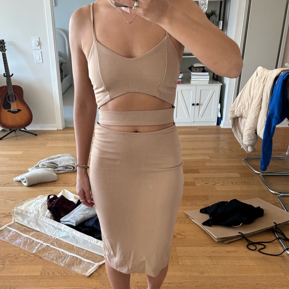 Akira Red Label Chicago Beige Cutout Midi Dress Size Small